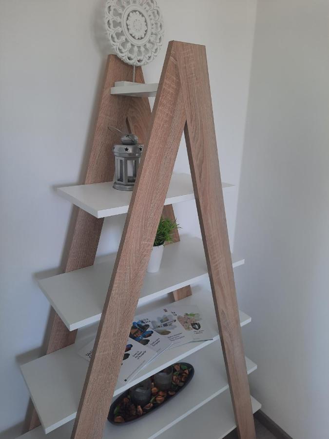 Apartment Mrvica Near The Zagreb Airport ヴェリカ・ゴリツァ エクステリア 写真