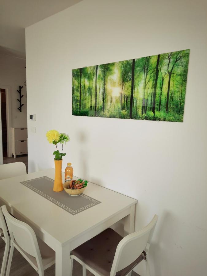 Apartment Mrvica Near The Zagreb Airport ヴェリカ・ゴリツァ エクステリア 写真