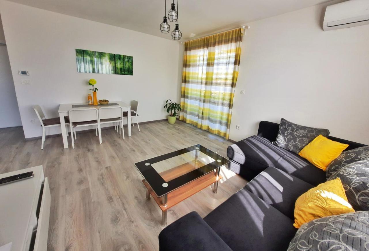 Apartment Mrvica Near The Zagreb Airport ヴェリカ・ゴリツァ エクステリア 写真