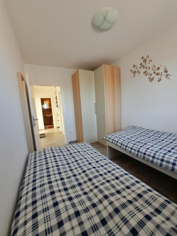 Apartment Mrvica Near The Zagreb Airport ヴェリカ・ゴリツァ エクステリア 写真