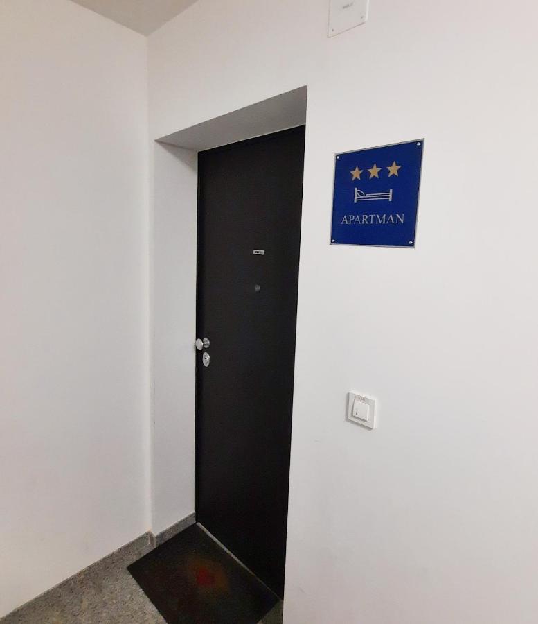 Apartment Mrvica Near The Zagreb Airport ヴェリカ・ゴリツァ エクステリア 写真