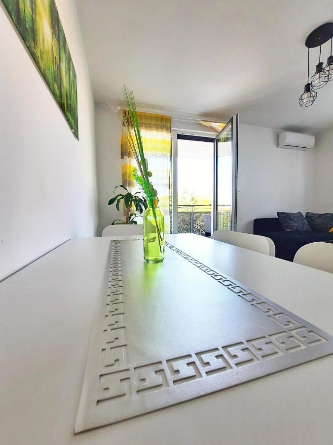 Apartment Mrvica Near The Zagreb Airport ヴェリカ・ゴリツァ エクステリア 写真